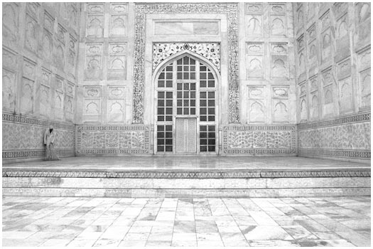 Sweeper Taj Mahal Agra, India